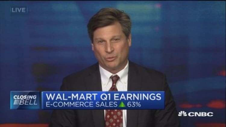 Outlook on Wal-Mart earnings down: Analyst