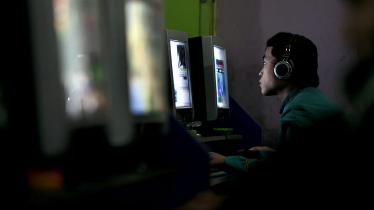What is China censoring online?