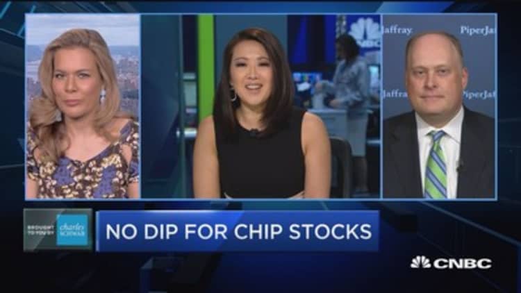 Trading Nation: No dip for chip stocks