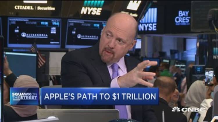 Cramer: iPhone 8 cycle will be a big one