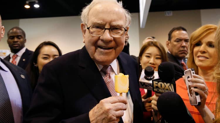 Why bad news doesn't affect Warren Buffett's investing strategy