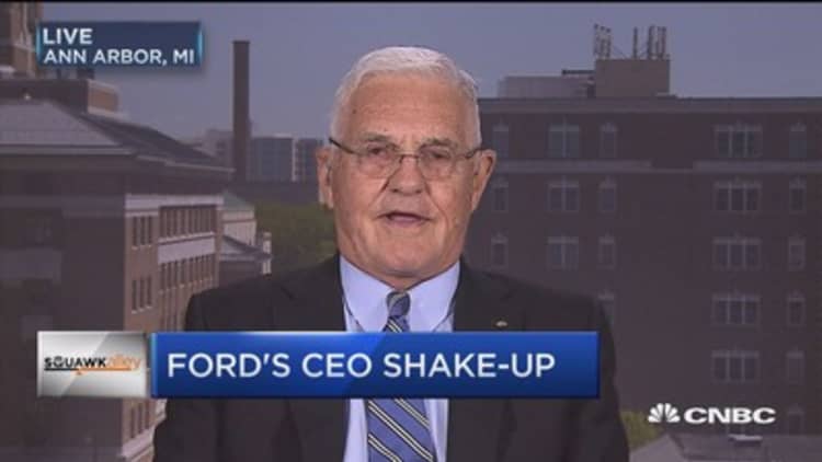 Bob Lutz: Mark Fields was old-fashioned auto CEO