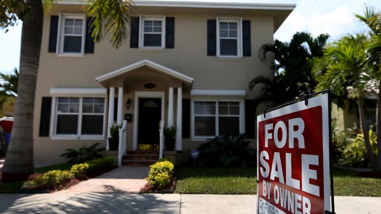 Pending home sales down 1.3% in April