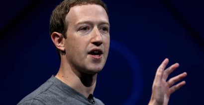 Obama personally warned Mark Zuckerberg about fake news on Facebook