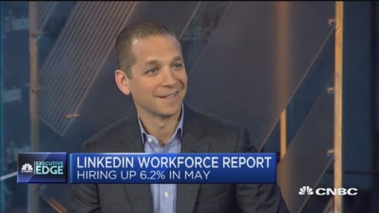 May hiring up 2.4% YOY: LinkedIn report