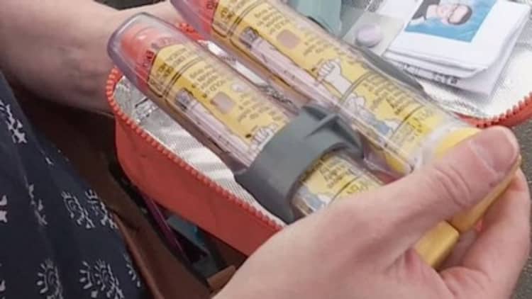 fda-says-there-have-been-hundreds-of-complaints-about-epipen-misfires