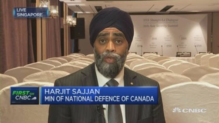 Canada's defense minister warns on foreign fighters