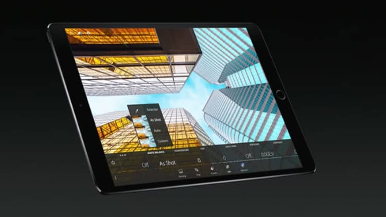 Apple just announced a medium-sized iPad Pro