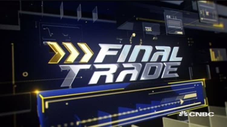 “Fast Money” final trades: AAPL, GS and more
