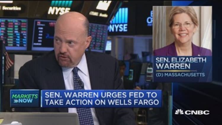 Sen. Warren calls for removal of 12 Wells Fargo directors