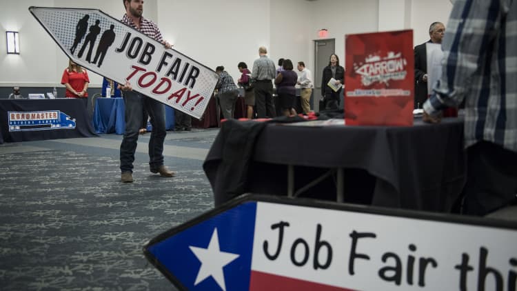 Jobless claims down 15K to 233,000, Philly Fed at 19.5 in July