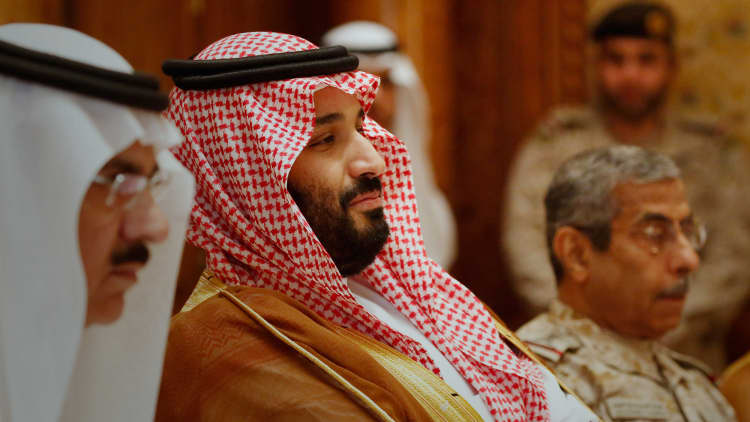 Saudi Arabia arrests powerful royals and businessmen in corruption crackdown