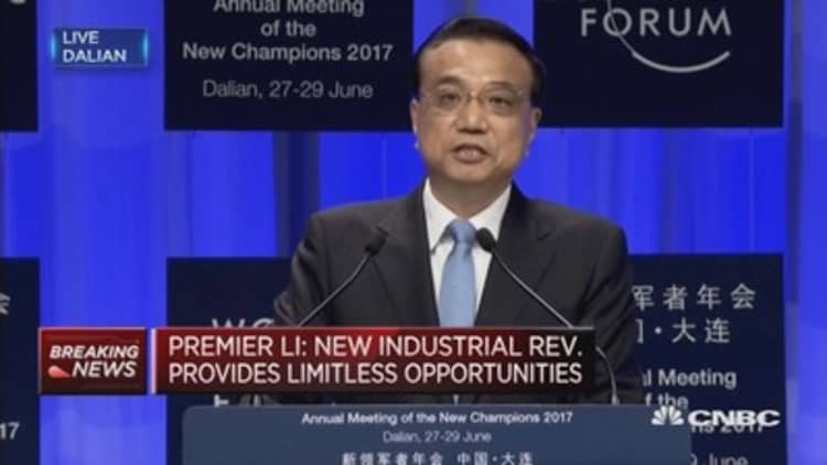 'We need to firmly uphold economic globalization', says Chinese Premier Li Keqiang