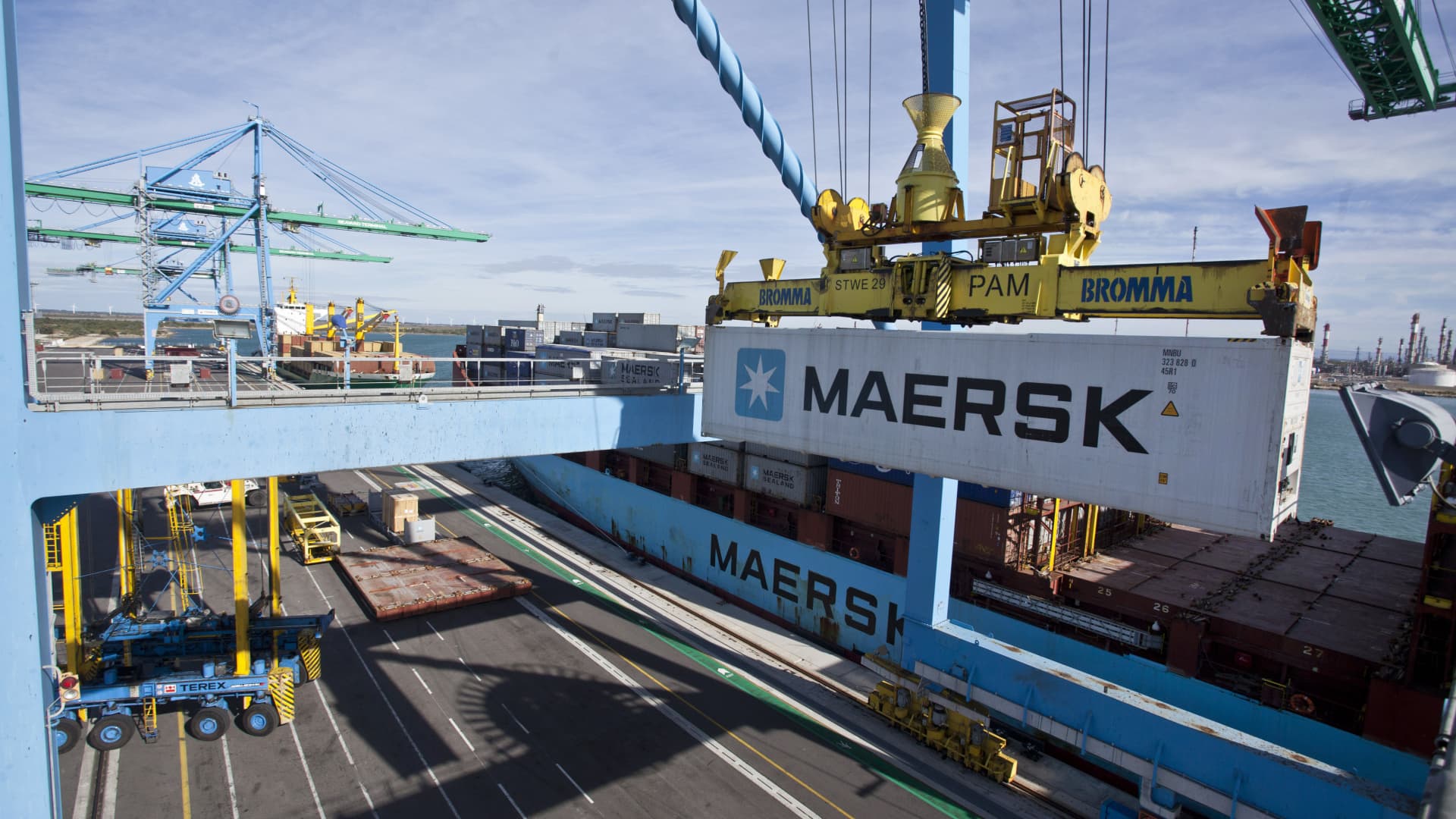 Shipping giant Maersk beats expectations despite 72% profit plunge on falling container rates