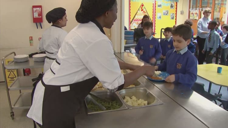 US schools rethink meal-debt policies that humiliate kids