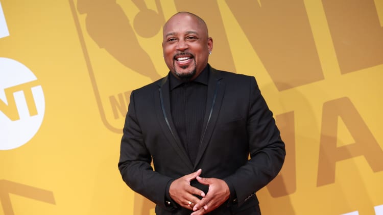 How Daymond John went from waiting tables at Red Lobster to creating a $6 billion urban clothing brand