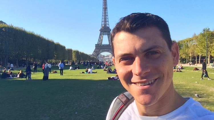 This guy quit his job to travel the world -- now he brings in $750,000 a year