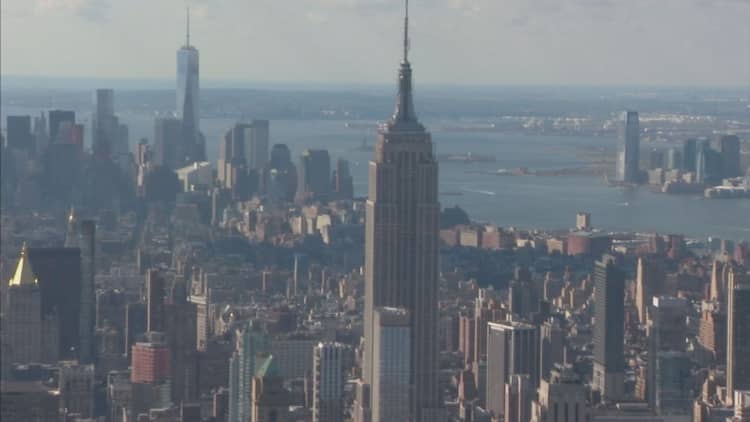 Manhattan apartment prices hit record, averaging $2.19 million