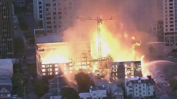 A massive fire is consuming a construction site in Oakland: Reports