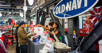 Gap withdraws 2022 financial outlook as Old Navy sales fall in second quarter