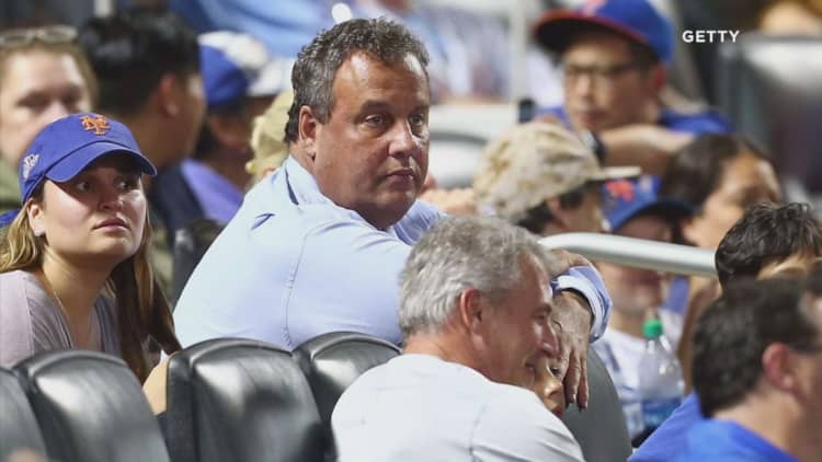 Chris Christie roasted by announcer and booed after catching foul ball at a Mets game