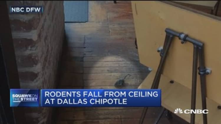 Rodents fall from ceiling at Dallas Chipotle