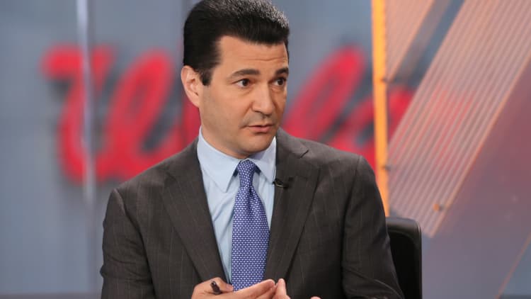 Former FDA chief Scott Gottlieb lays out how the US could use cellphone apps to enforce self-isolation