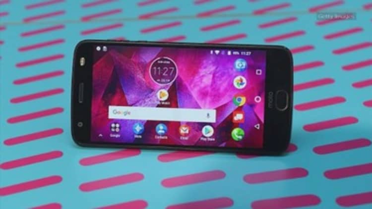 Motorola just made its biggest US smartphone push in years, but it probably won't matter