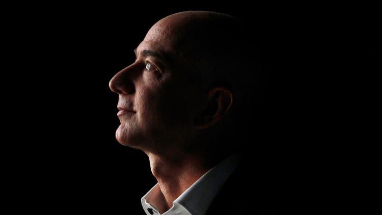 Here’s how Amazon stock (briefly) made Jeff Bezos the world’s richest man