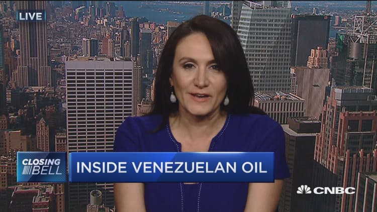 Venezuela's PDVSA oil revenue tumbles