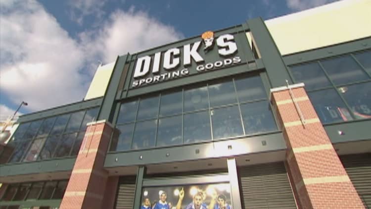 Dick's Sporting Goods shares crater on disappointing sales, poor outlook for 2017