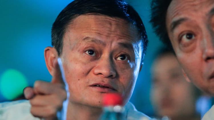 Amazon and Alibaba race to $500 billion market cap