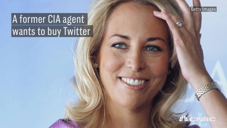 Former CIA agent wants to buy Twitter & ban President Trump