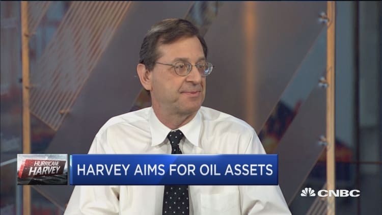 Harvey takes aim at oil assets