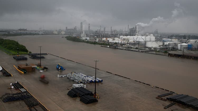 Motiva shutting down largest US refinery due to flood - Reuters