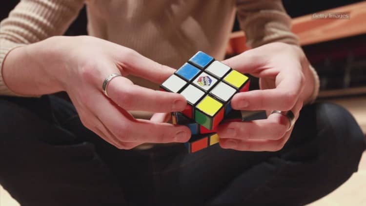 Rubik's Cube maker sues Duncan Toys, Toys "R" Us over knock-off cube
