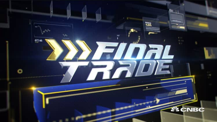 "Fast Money" final trades: XLE, WMT and more