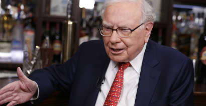 Mondelez shares tumble after Buffett says Kraft Heinz isn't interested 