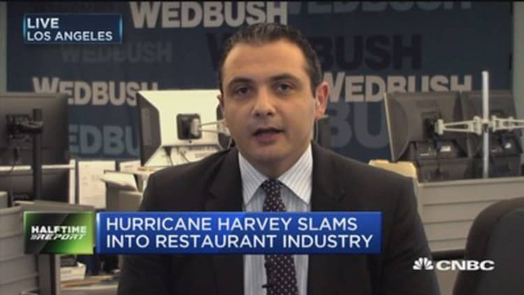 Hurricane Harvey slams into restaurant industry