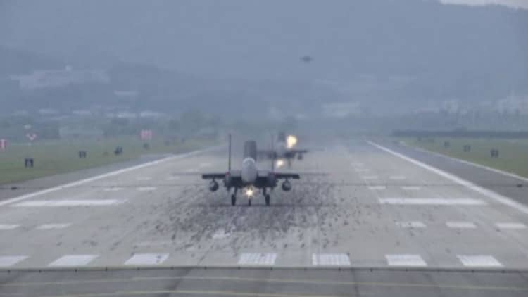 US flies bombers, fighters in show of force against N.Korea