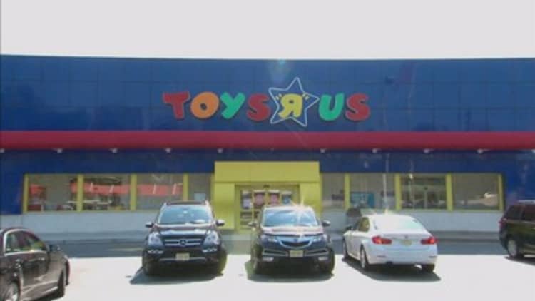 Toys R Us hires law firm as it explores possible bankruptcy filing