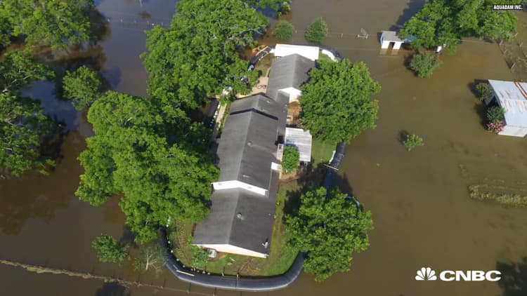 This $10,000 dam is helping desperate homeowners protect against floods