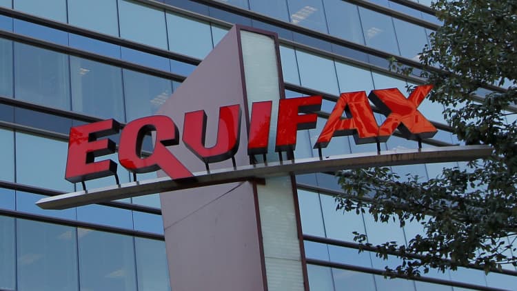 Equifax to pay up to $700 million in data settlement