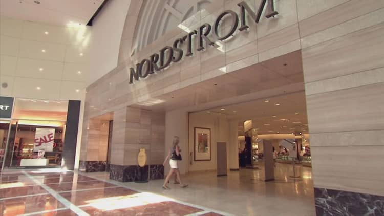 Nordstrom to roll out stores with no merchandise