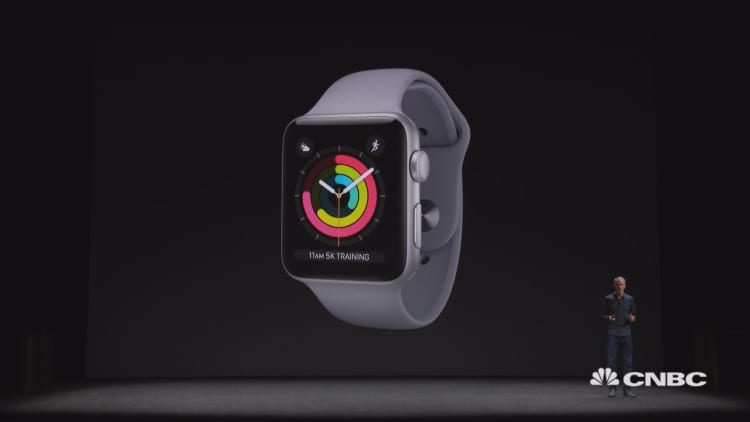 Apple shows off new heart-rate and workout features for Apple Watch