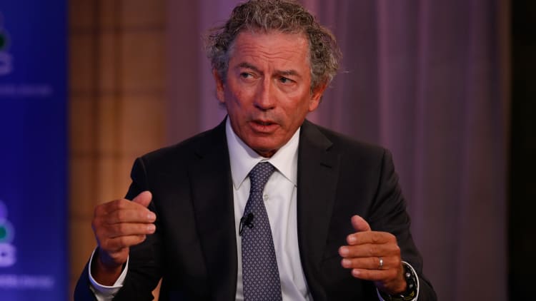 Billionaire tech CEO on immigration: US should be stapling green cards to college diplomas