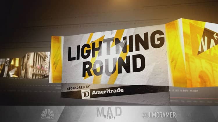 Cramer's lightning round: Here's why I'm on the fence about AT&T