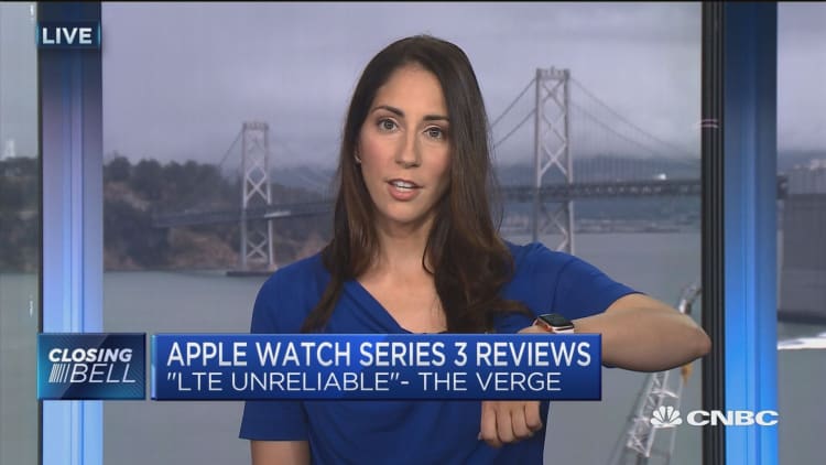 Apple acknowledges cellular issues in new watch