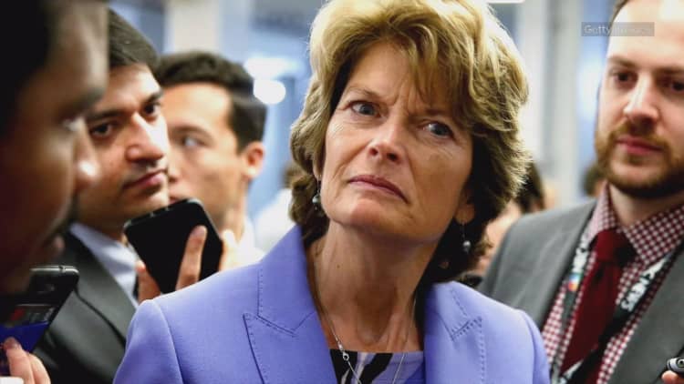 Republicans reportedly try to win Lisa Murkowski's vote for Obamacare repeal
