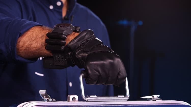 This smart glove will make your hand bionic and give you a killer grip